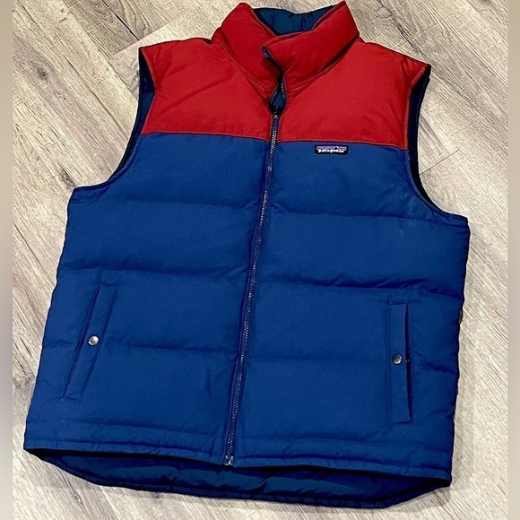 Men’s Patagonia Medium Down Reversible Bivy Navy & Red Insulated Vest Coat EUC - Picture 1 of 8